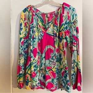 Very pretty long sleeve Lilly Pulitzer blouse.